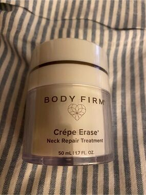 BODY FIRM Crêpe Erase Neck Repair Treatment — White